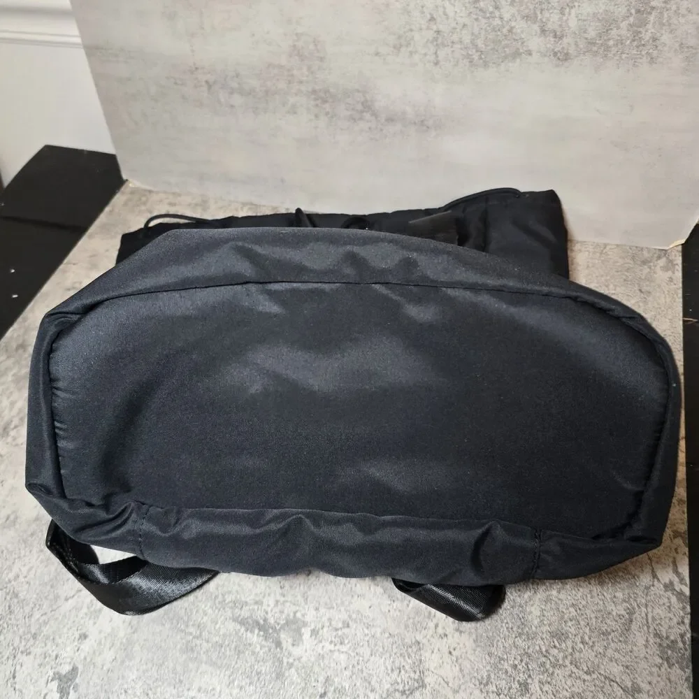 Beyond Yoga Convertible Gym Mat Bag  Black Adjustable Straps Backpack Travel